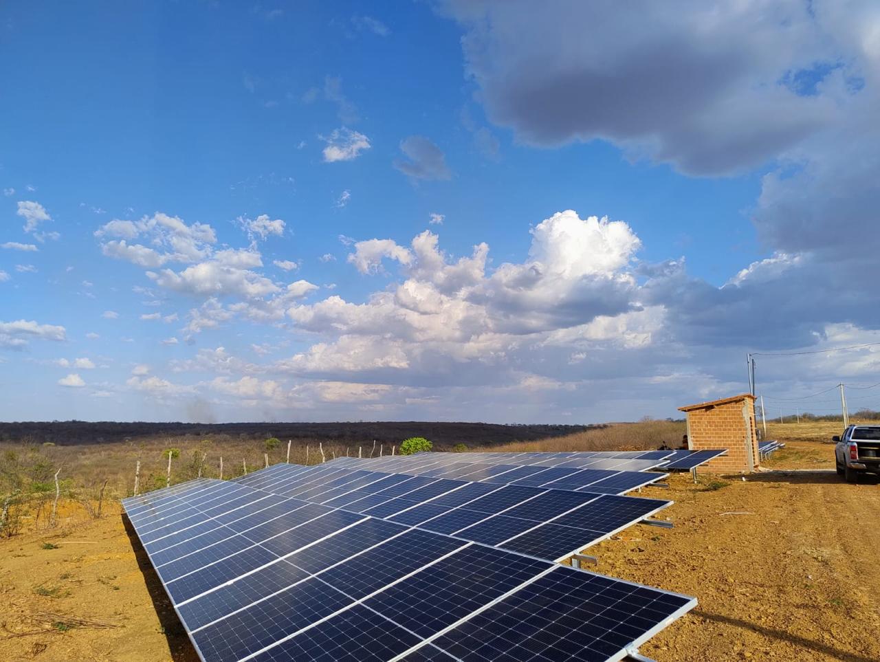 Sistema solar instalado no solo